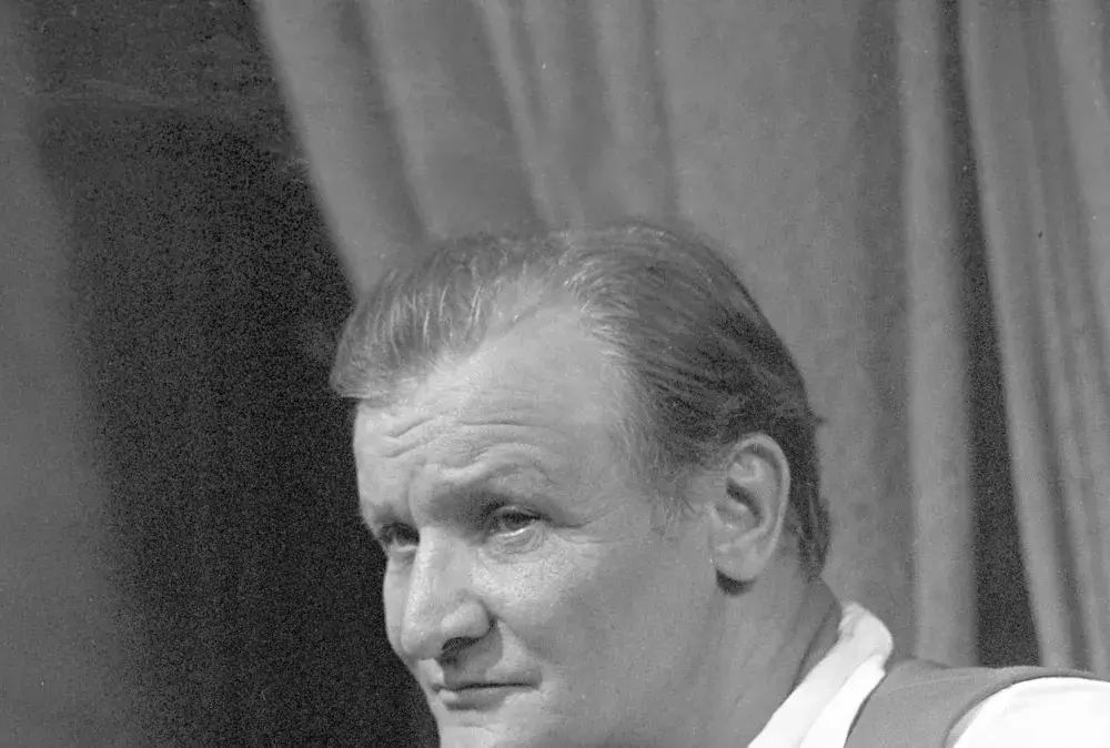 Marian Łącz: Fascynująca biografia aktora i jego niezapomniane role