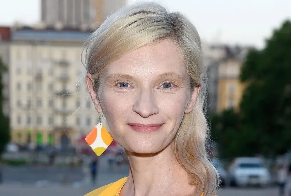 Z kim jest Agata Buzek? Odkryj szczegóły jej związku z Jacekiem Braciakiem
