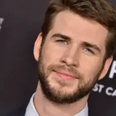 Liam Hemsworth z kim jest teraz? Odkryj jego życie po rozwodzie