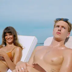 Gra na trójkącie: Film, który warto zobaczyć i dlaczego jest wyjątkowy