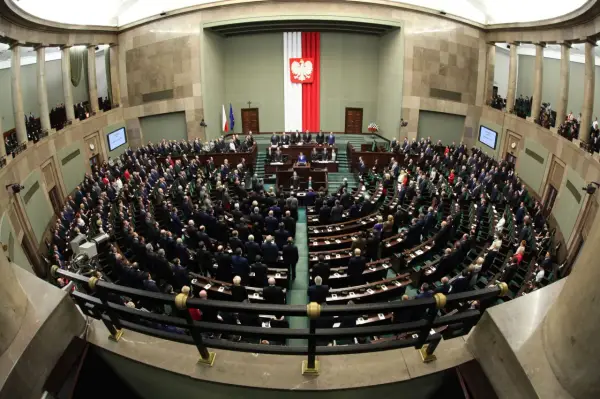 Ile zarabia poseł? Zaskakujące fakty o wynagrodzeniu posłów w Polsce